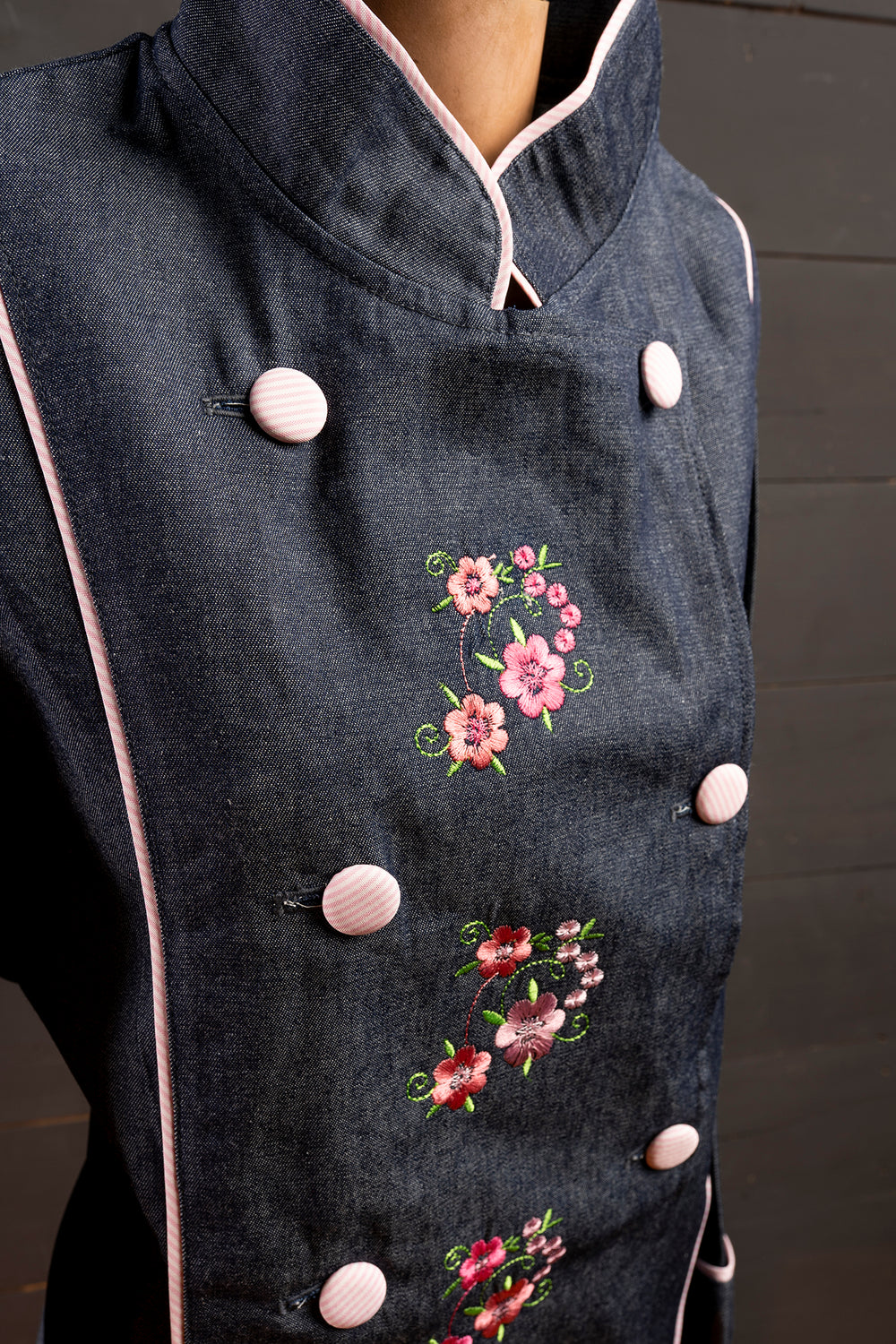 Chaqueta de cocina - mujer - mezclilla - diseño de flores