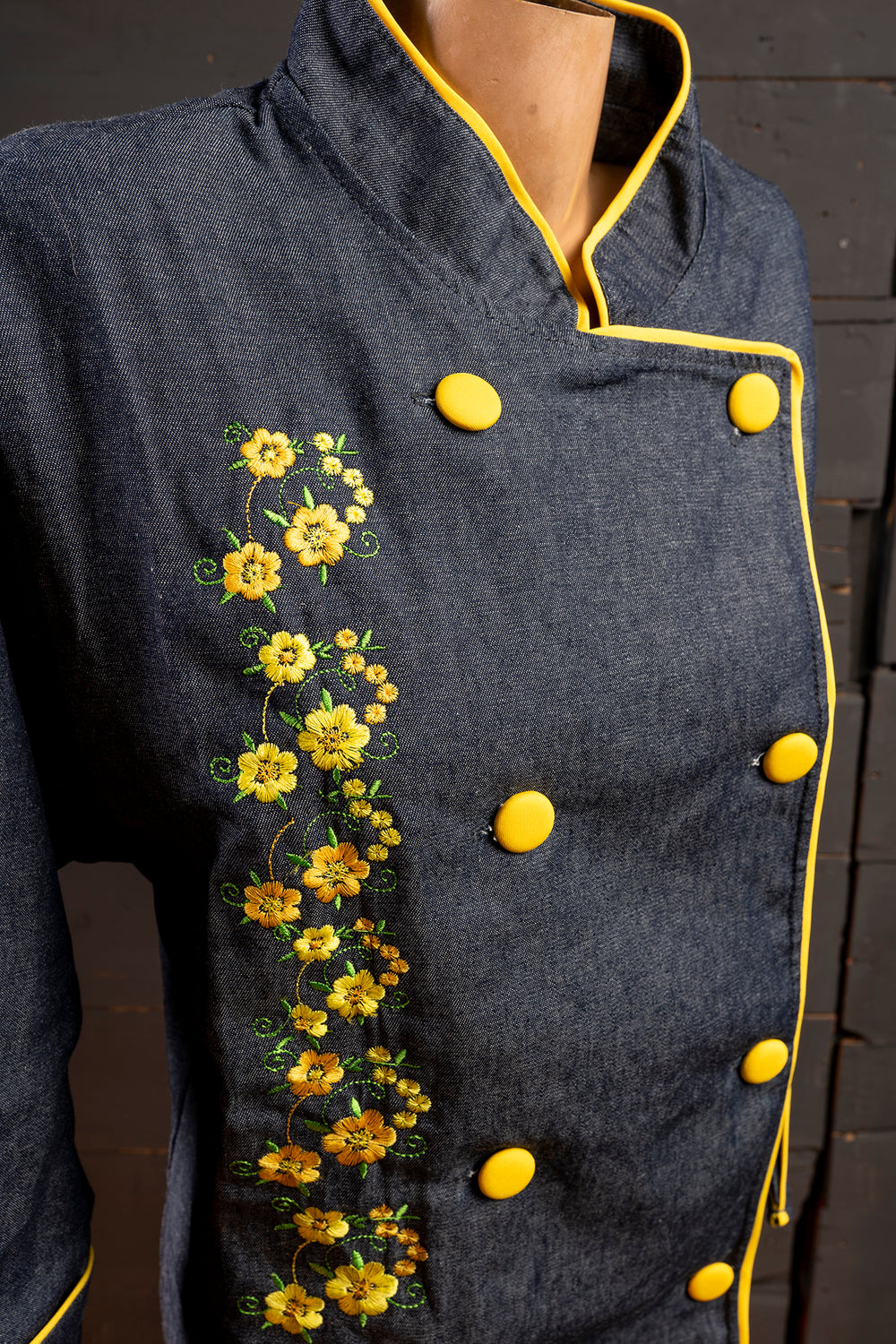 Chaqueta de cocina - mezclilla - mujer - flores amarillas